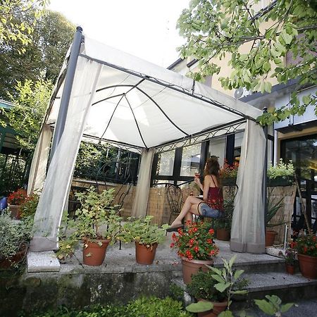 Hotel Adler Milan Bagian luar foto