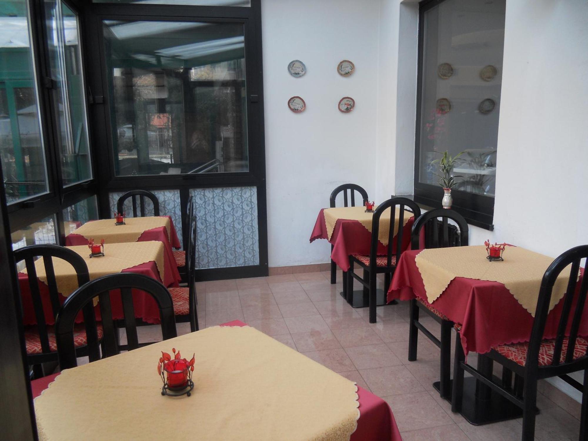 Hotel Adler Milan Bagian luar foto