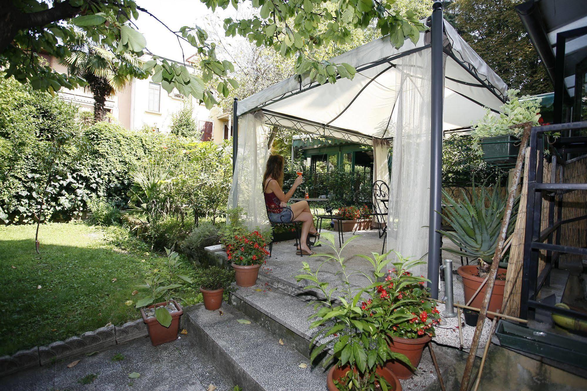 Hotel Adler Milan Bagian luar foto