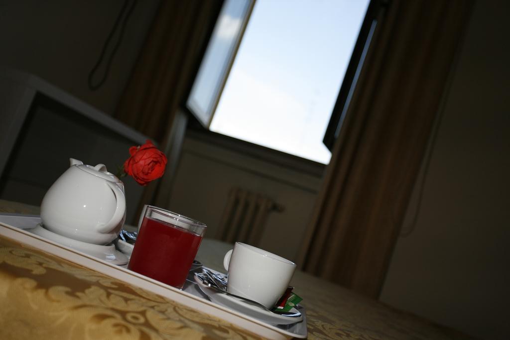 Hotel Adler Milan Bagian luar foto